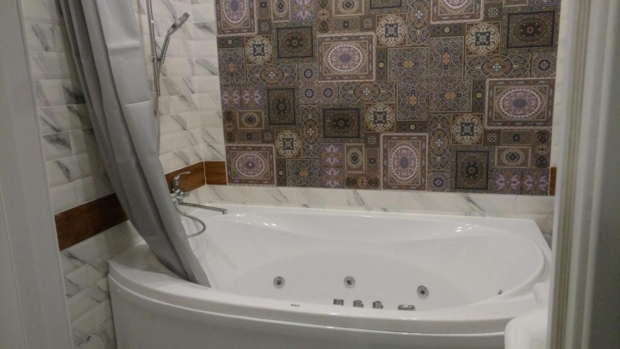 Hotel The Gallery Киев Екстериор снимка